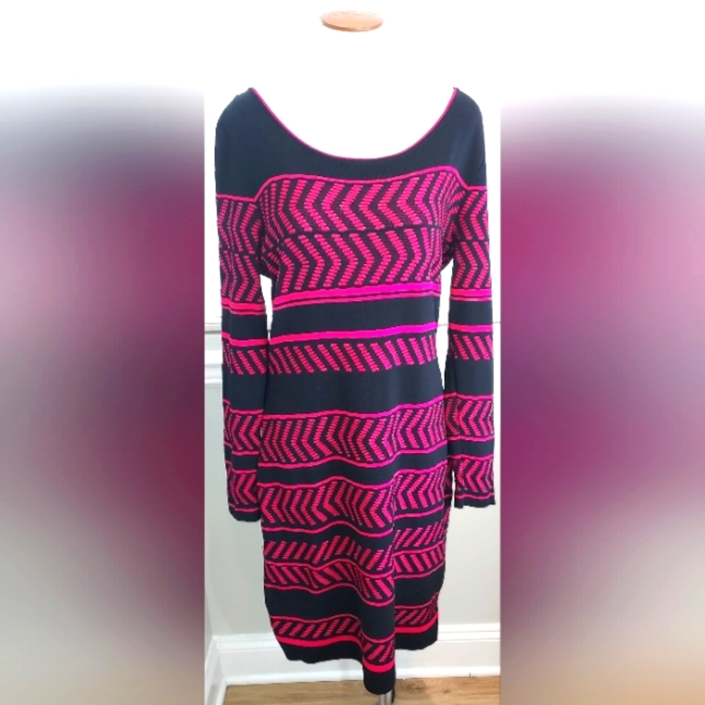 Ivanka Trump Pink/Navy Chevron Pattern Long Sleeve Sweater Dress Pre-owned